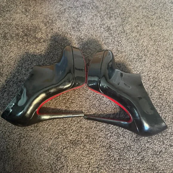 CHRISTIAN LOUBOUTIN Patent Leather Moulage 140 Booties - Picture 7 of 7